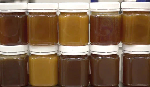 Is Manuka honey always the same color?